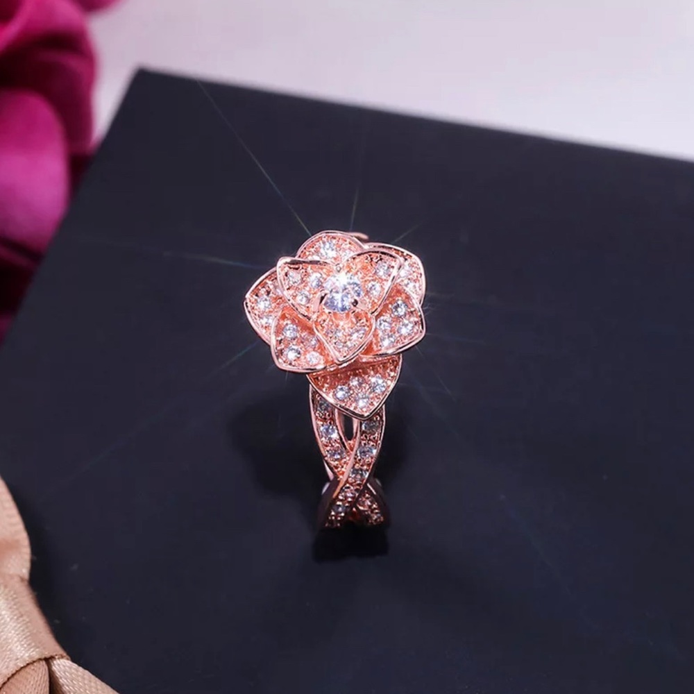 ✨18K Rose Gold✨Twisted Flower Ring✨ - Picture 3 of 5